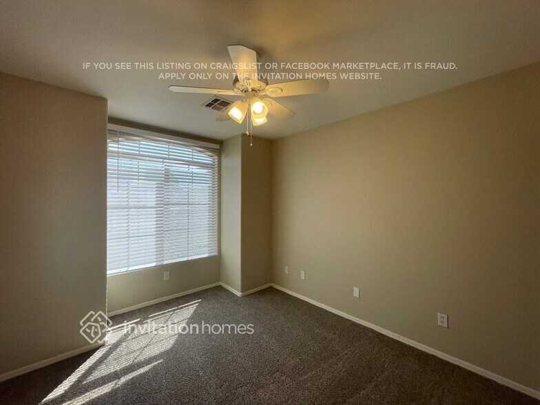 Building Photo - 15508 W Port Royale Ln