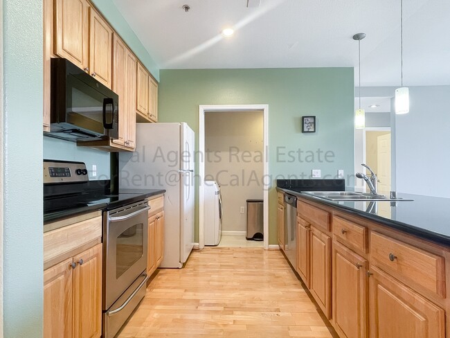 Building Photo - 1121 40th St