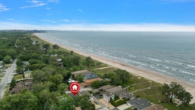 Building Photo - 3 Bedroom 2 Bath Beach House