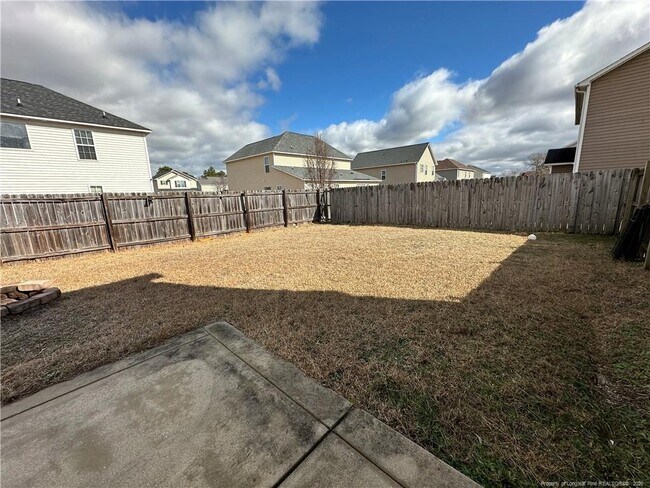 Building Photo - 2120 St Nicholas Dr