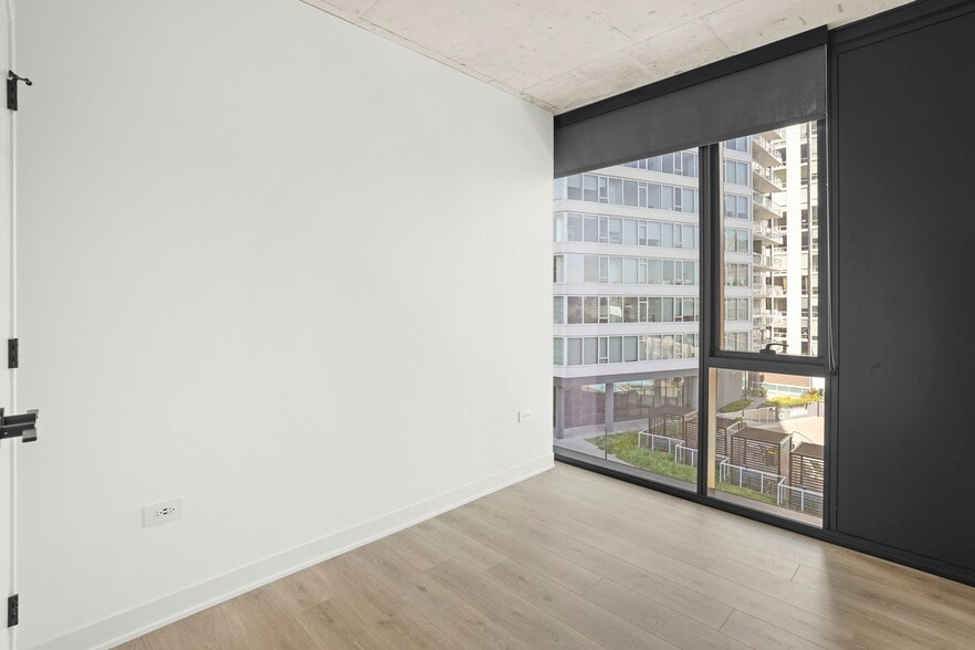 Building Photo - 244 W Polk St
