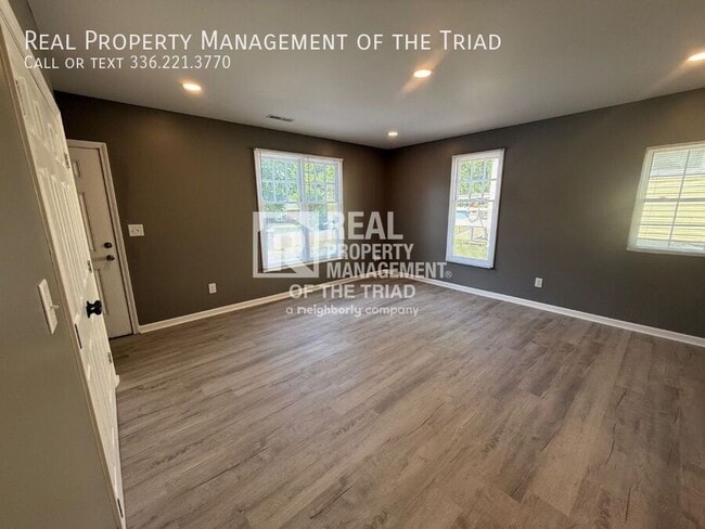 Building Photo - 617 Ross Ave