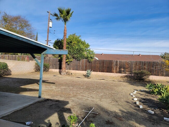 Building Photo - COMING SOON IN RIALTO