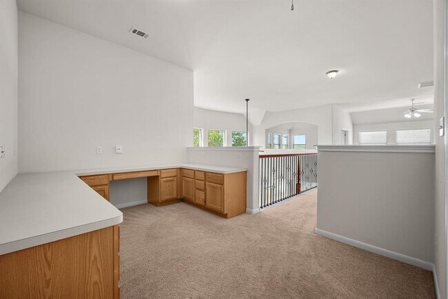Building Photo - 6819 Chalk Hill Dr