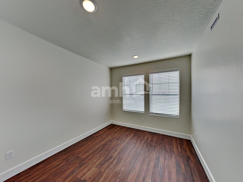 Building Photo - 6014 W Copper Hawk Dr