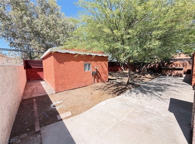 Building Photo - 1311 Griffith Ave