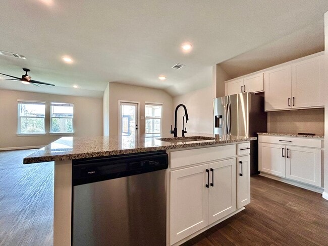 Building Photo - Beautiful 4/BR 2/BA Contemporary Home with Patio, Garage & Laundry Room