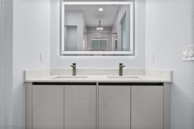 Building Photo - 3990 27th Ave NE