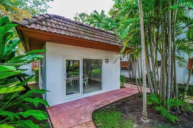 Building Photo - 9392 SW 77th Ave
