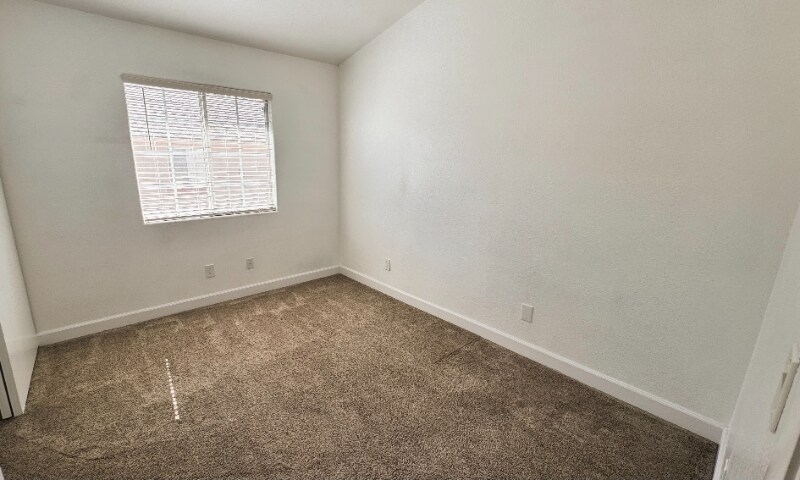 Building Photo - 933 Dusty Creek St