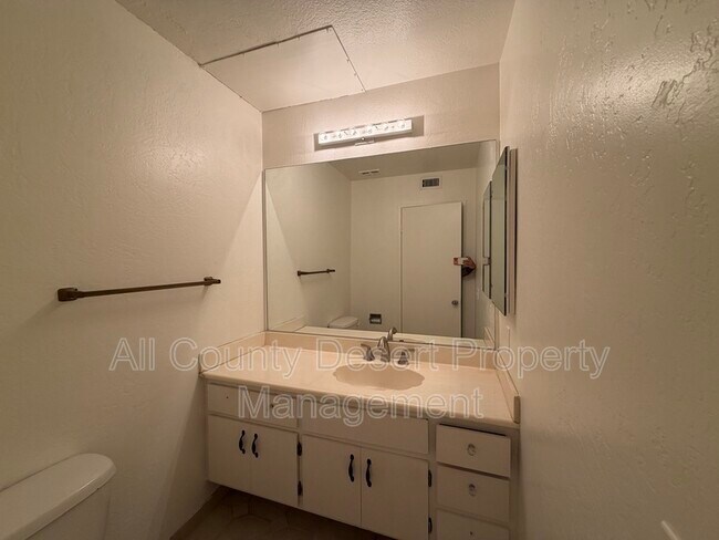 Building Photo - 73340 Shadow Mountain Dr