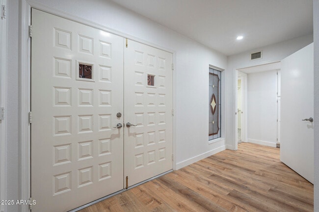 Building Photo - 12433 W Fieldstone Dr