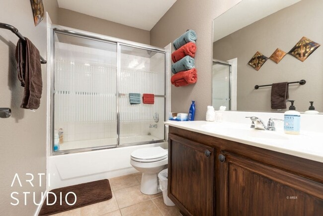 Building Photo - Beautiful 2-bedroom 2-bathroom upstairs unit located in the desirable Rock Springs II Community