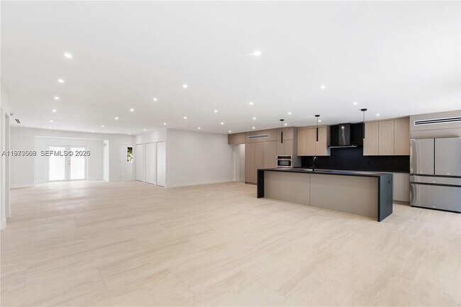 Building Photo - 2251 SW 20th St