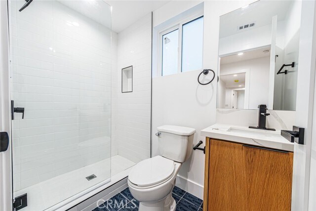 Building Photo - 1658 S Hayworth Ave