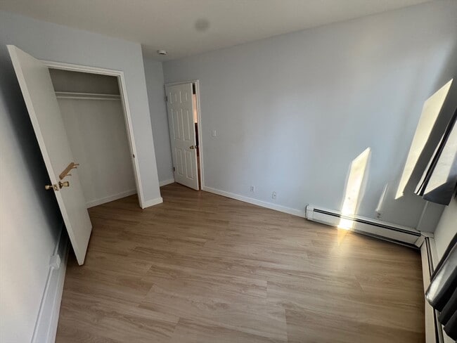 Building Photo - 516 Green St