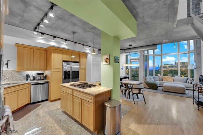 Building Photo - 360 E Desert Inn Rd