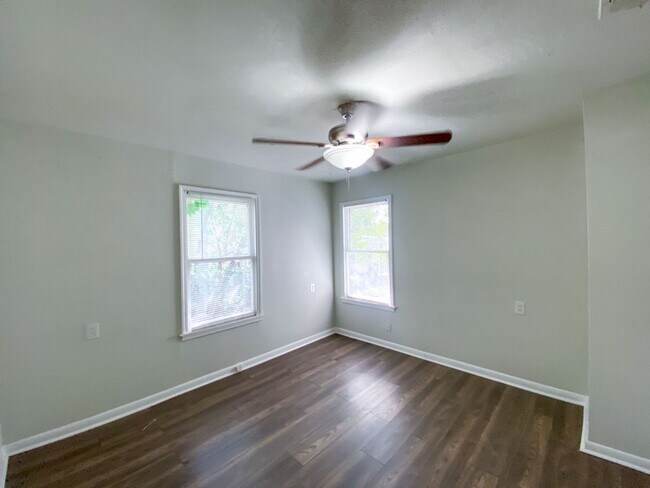 Building Photo - 3BED/2BATH HOUSE FOR RENT AVAILABLE NOW! *...