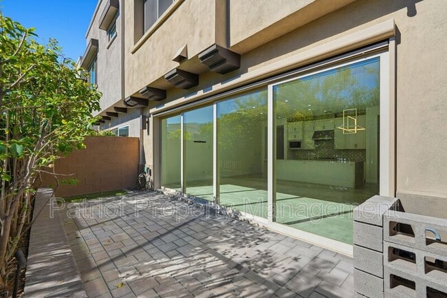 Building Photo - 7347 E Vista Bonita Dr