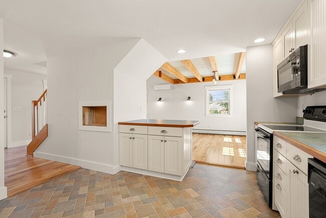 Building Photo - 8 58th St