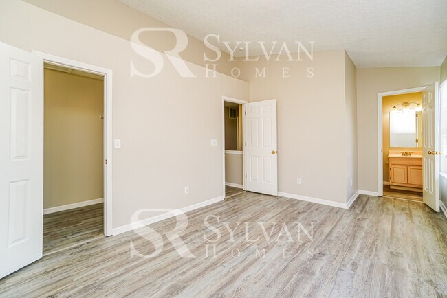 Building Photo - Prepare to fall in love with this 4 bedroo...