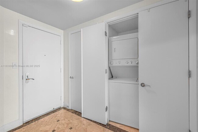 Building Photo - 17001 Collins Ave