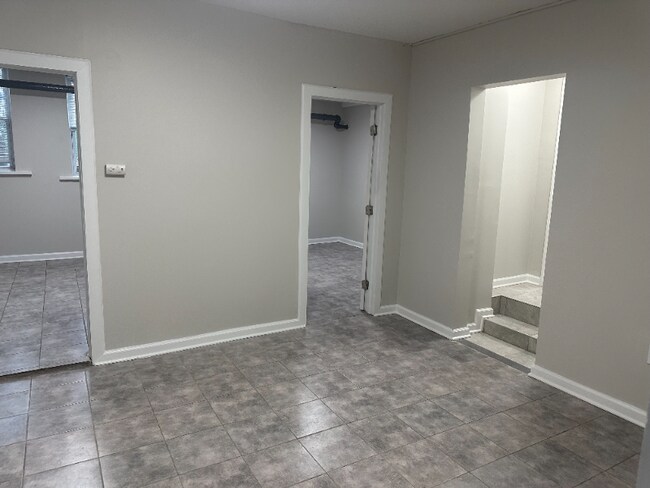 Building Photo - 9 Bentley Ave