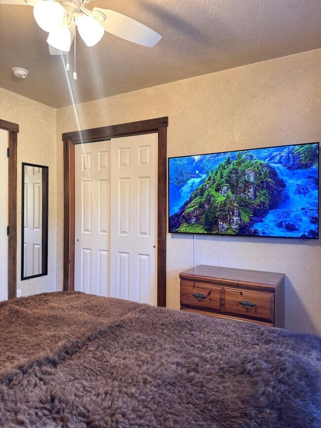 Building Photo - Charming 3-Bedroom, 2-Bath Home!