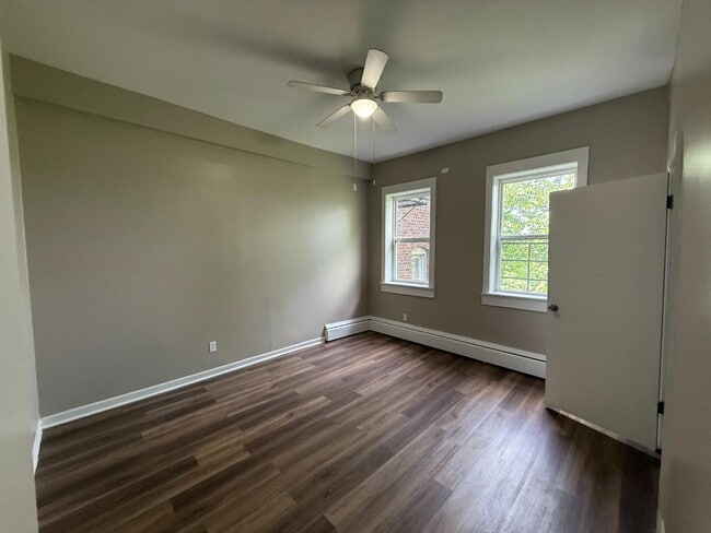 Building Photo - 1705 Sycamore St