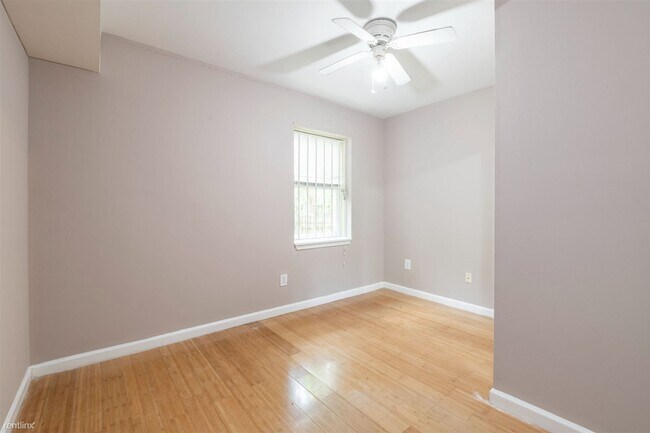 Building Photo - 2 br, 1 bath Triplex - 1745 WILLINGTON ST ...