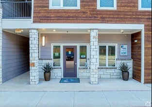 Building Photo - 2401 E Oltorf St