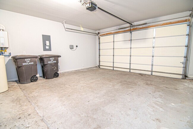 Building Photo - 1219 Santa Clara Dr