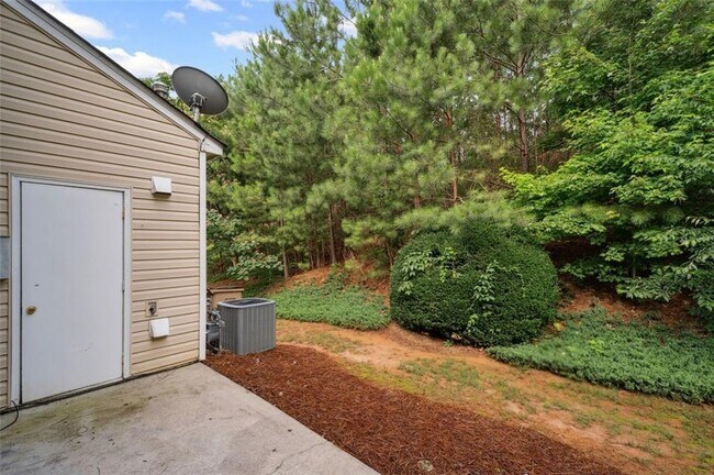 Building Photo - 14 Highoak Dr