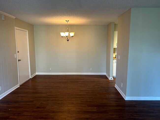 Building Photo - 2929 Selena Dr