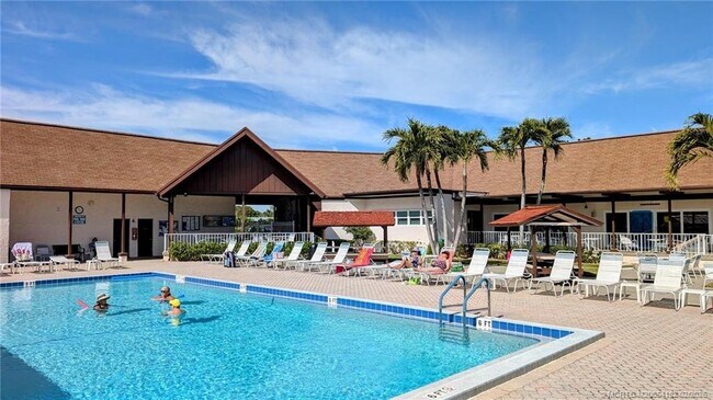 Building Photo - 6531 SE Federal Hwy