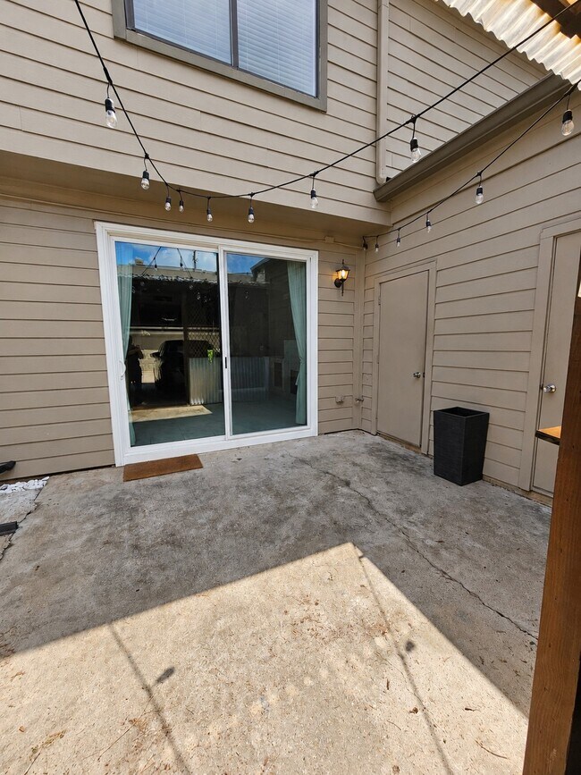 Building Photo - 1201 McDuffie St
