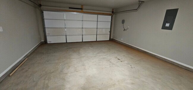 Building Photo - 8418 E County Road 115