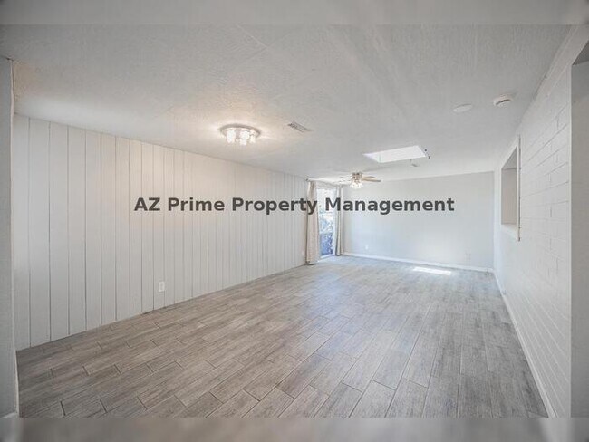 Building Photo - 1808 W Thomas Rd