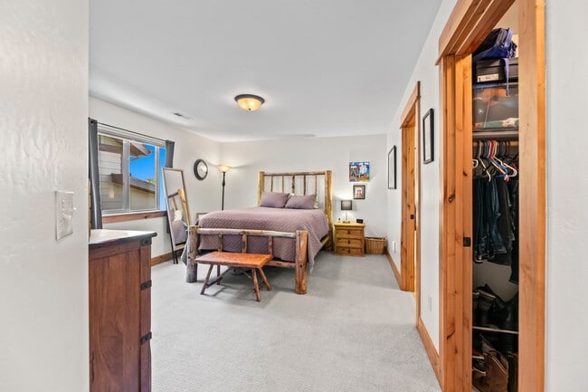 Building Photo - High End 3 Bed 2.5 Bath Home In Bozeman! N...