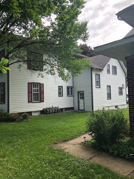 Side of building - 213 N Brainard St