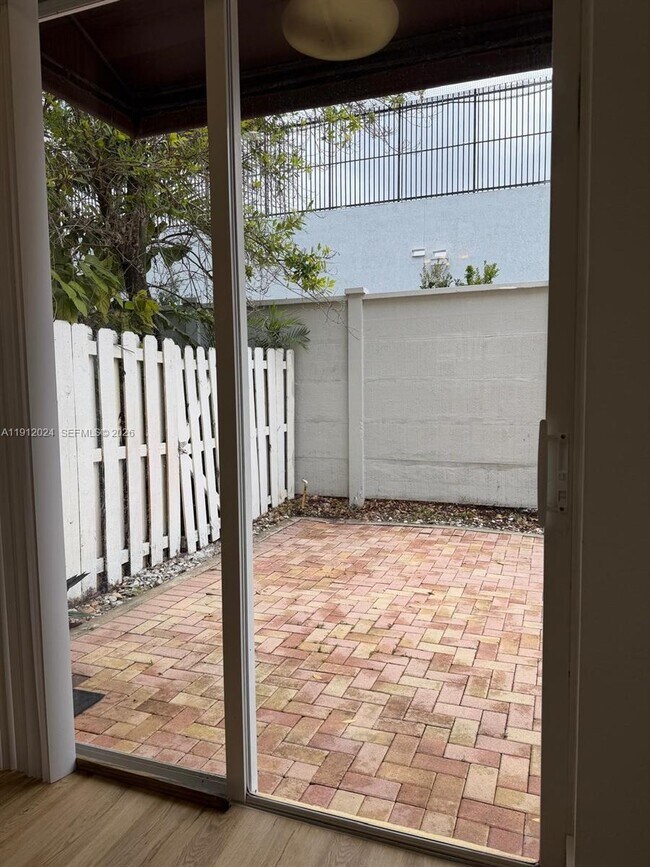 Building Photo - 14934 SW 41st Ln