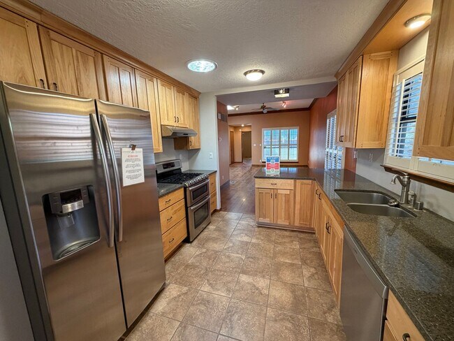 Building Photo - Beautiful Luxury 2 Bedroom Townhome Available in Corrales!