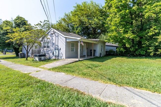 Primary Photo - 605 Spruce St