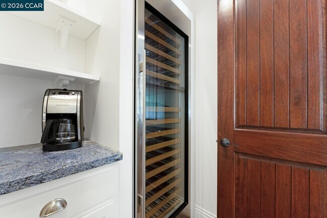 Building Photo - 3898 Happy Valley Rd