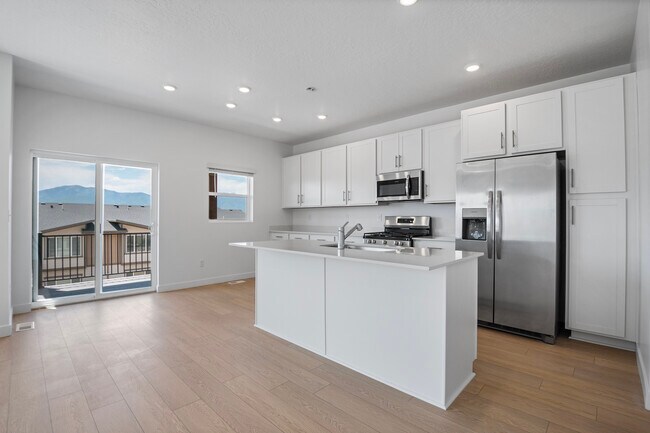 Building Photo - 2389 Wildwood Ln
