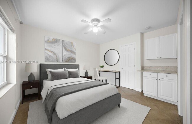 Building Photo - 1041 NE 9th Ave