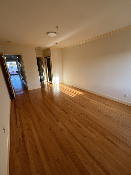Building Photo - 451 24th Ave