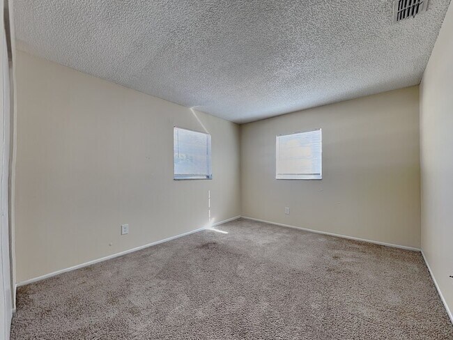 Building Photo - 15696 Bolesta Rd