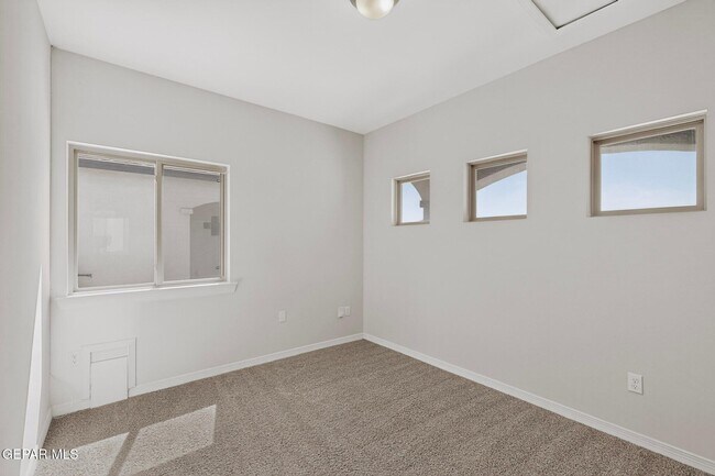 Building Photo - 14321 Chris Zingo Ln