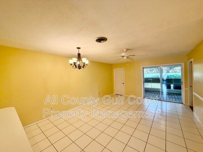 Building Photo - 325 Englewood Isles Pkwy